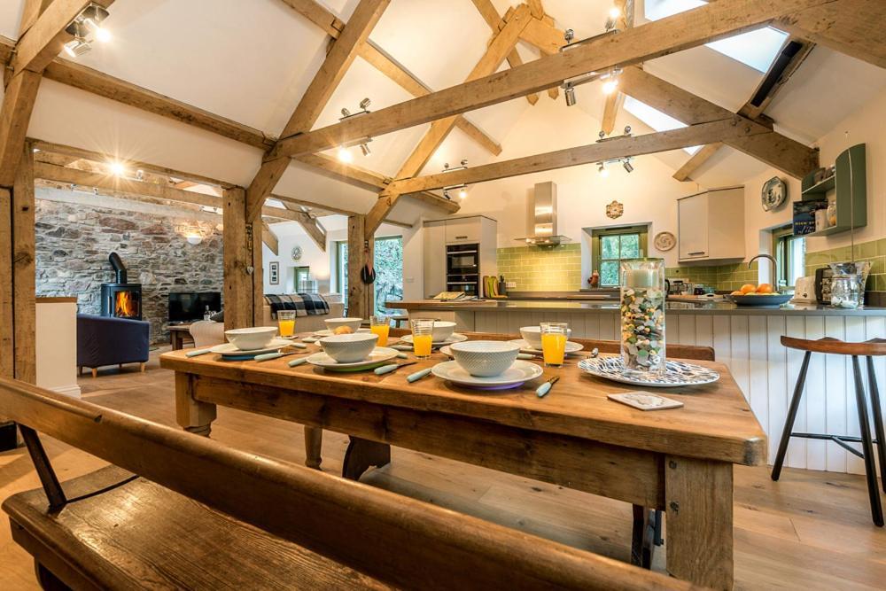 Sloop Inn Cottage Haverfordwest Eksteriør bilde